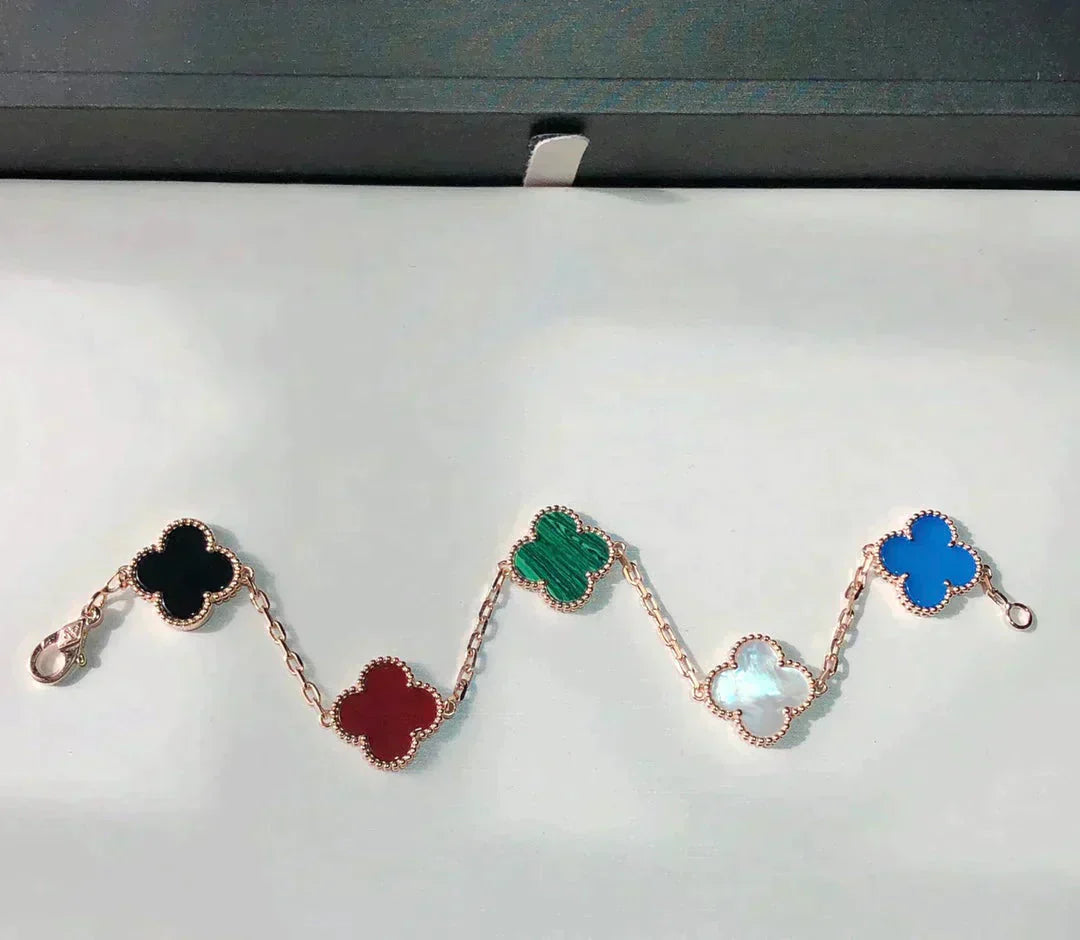 [ミスティック]クローバー 5モチーフ マルチカラー ブレスレット