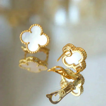 [Mystic]CLOVER MEDIUM 1 MOTIFS  WHITE MOP STUD EARRINGS
