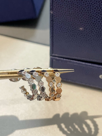 [ミスティック]中空デザイン 四つ葉のクローバー 花の形をしたリング