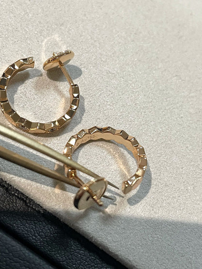 [ミスティック]中空デザイン 四つ葉のクローバー 花の形をしたリング