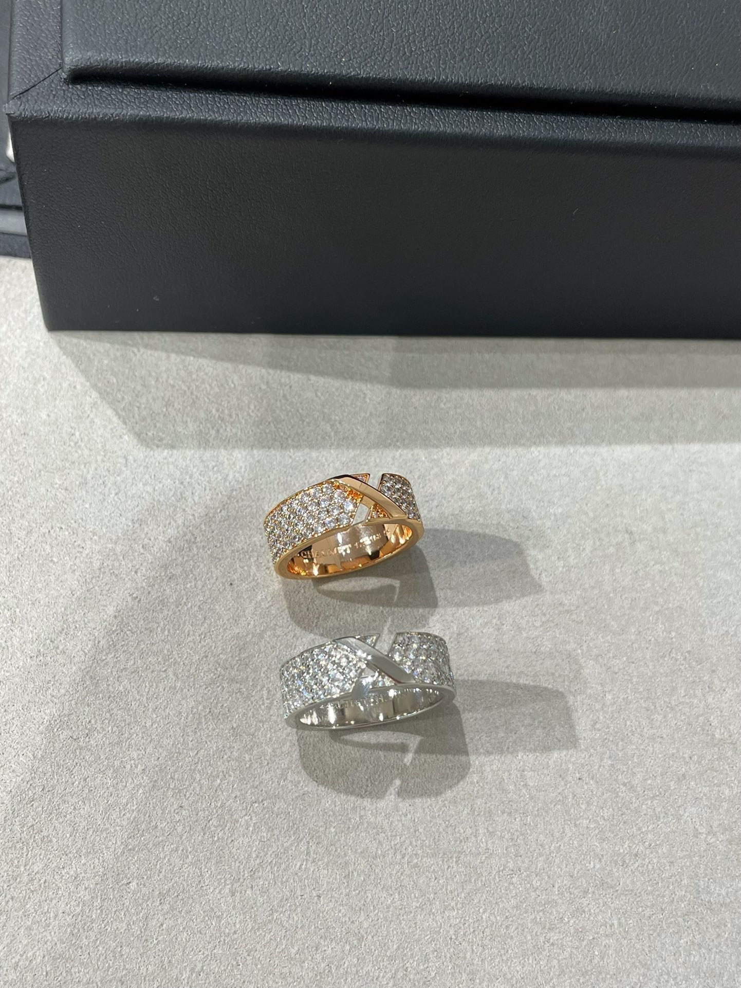 [Mystic]LIENS EVIDENCE  DIAMOND PAVED RING