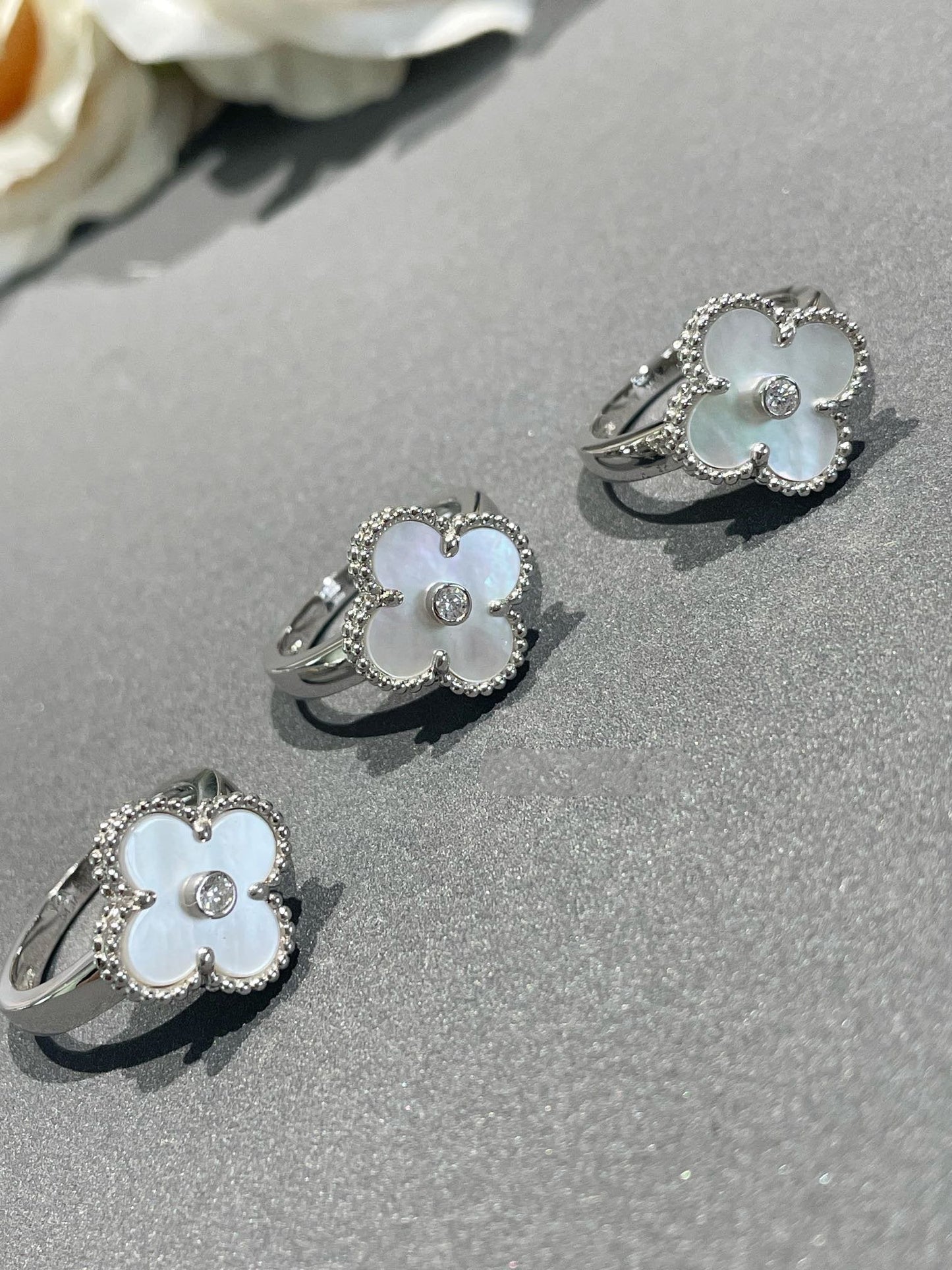 [ミスティック]クローバー シルバー白蝶貝 ダイヤモンド リング