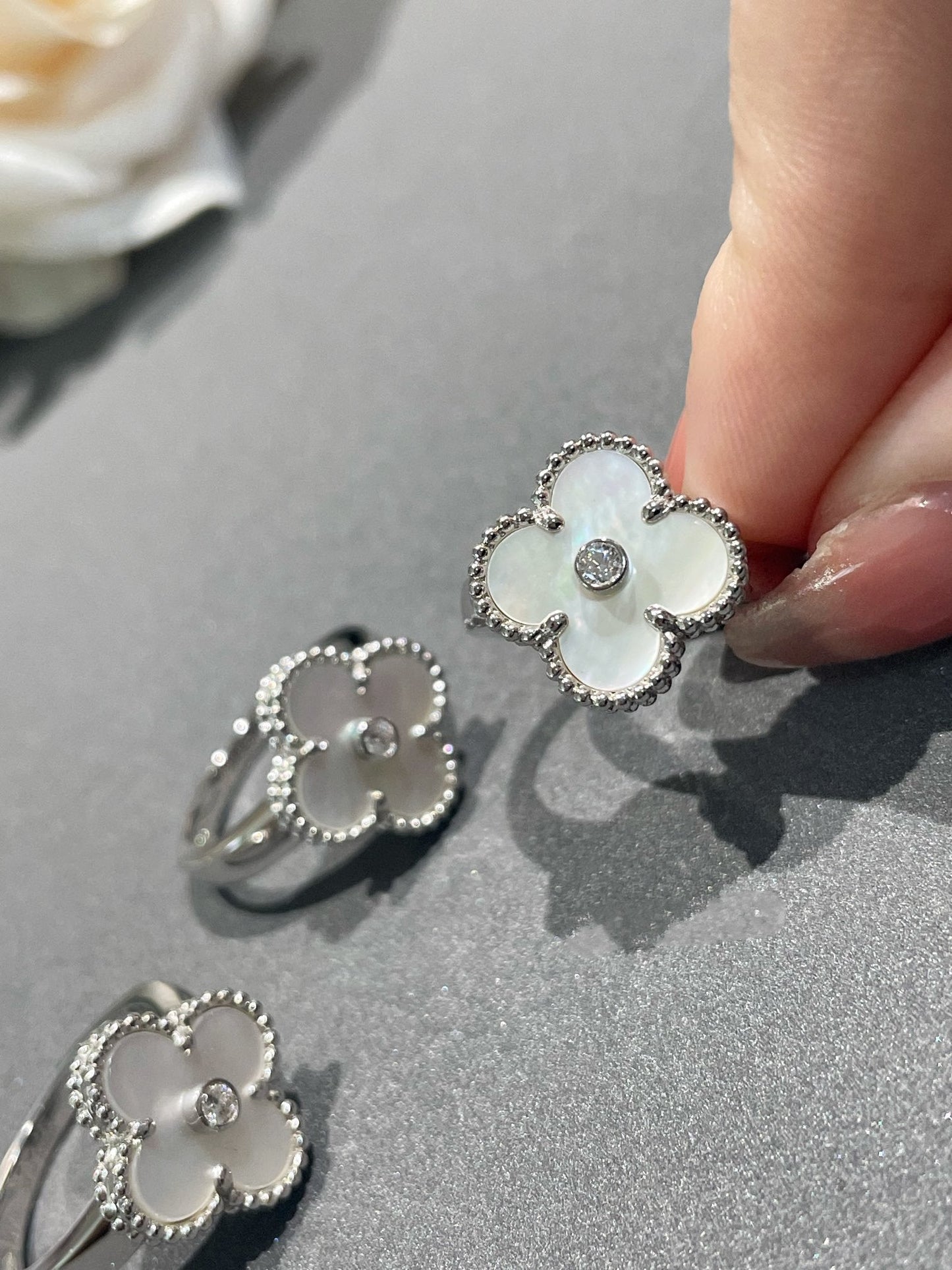[ミスティック]クローバー シルバー白蝶貝 ダイヤモンド リング