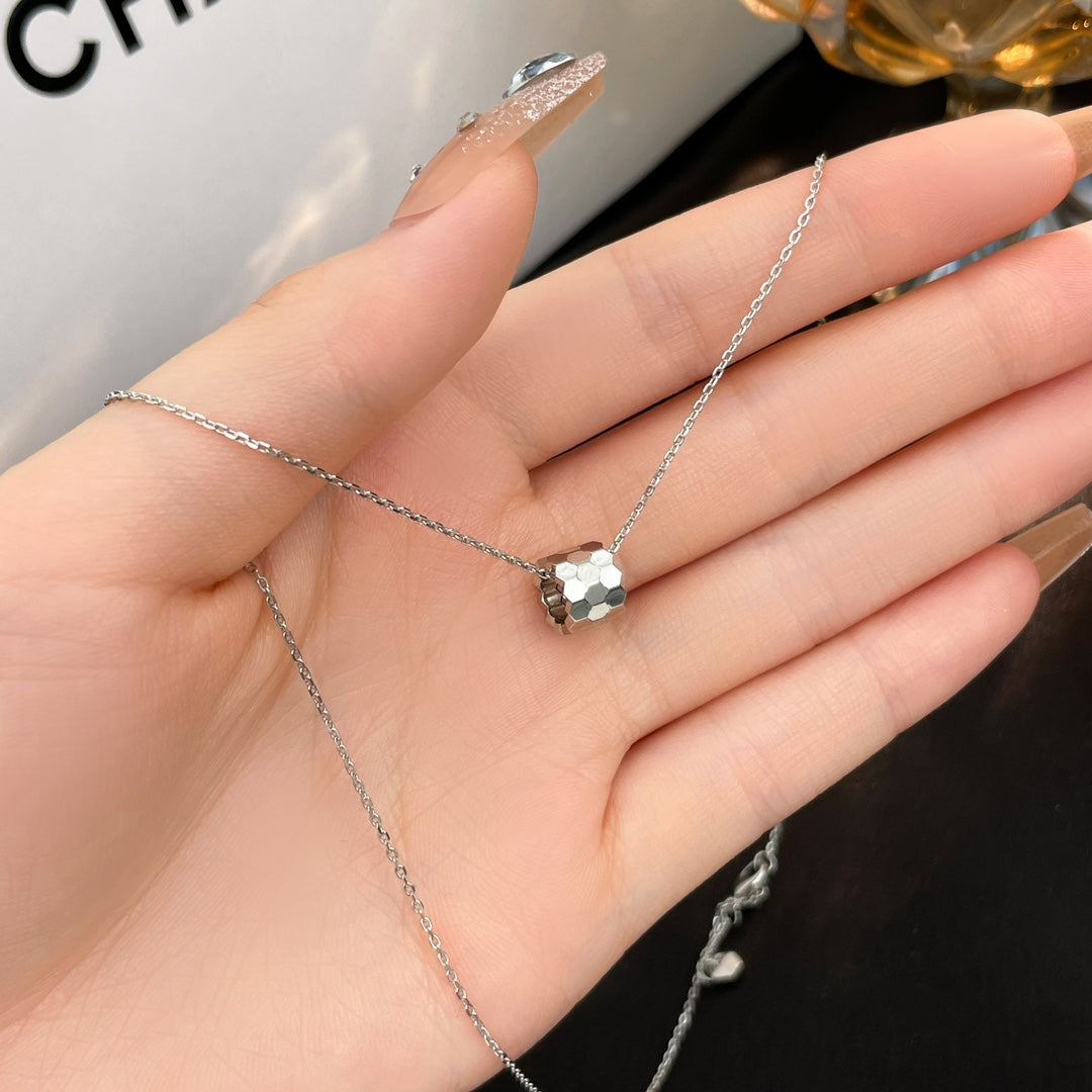 [Mystic]BEE MINI NECKLACE