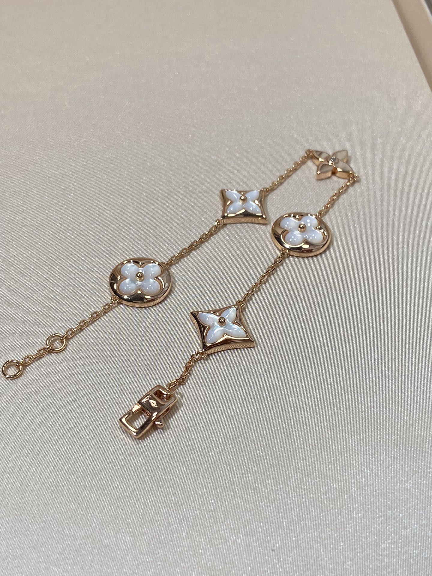 [Mystic]STAR AND SUN 5 MOTIF MOP PINK GOLD BRACELET