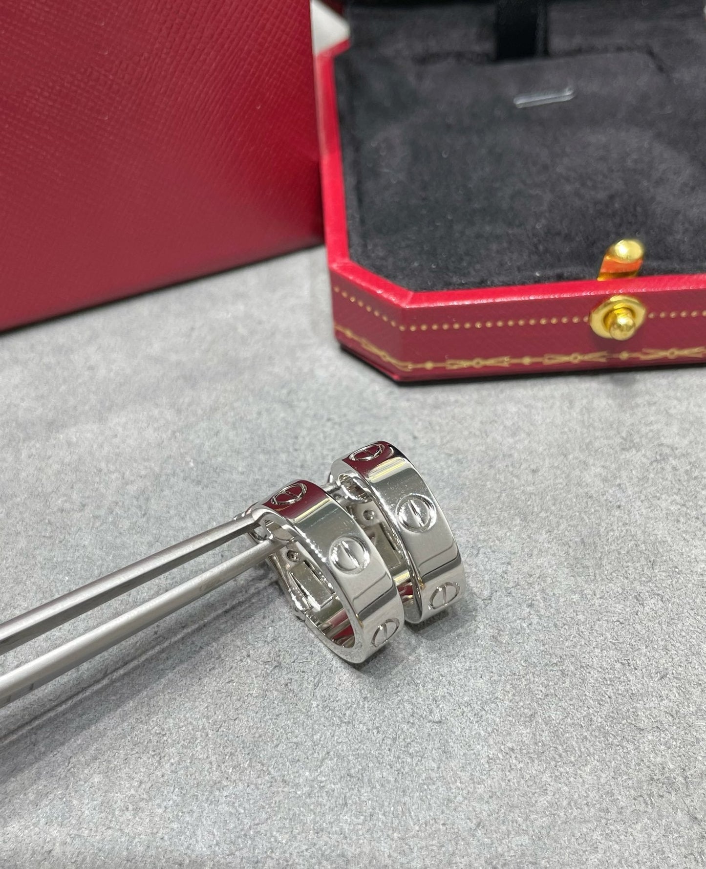 [Mystic]LOVE 5.5MM EARRINGS