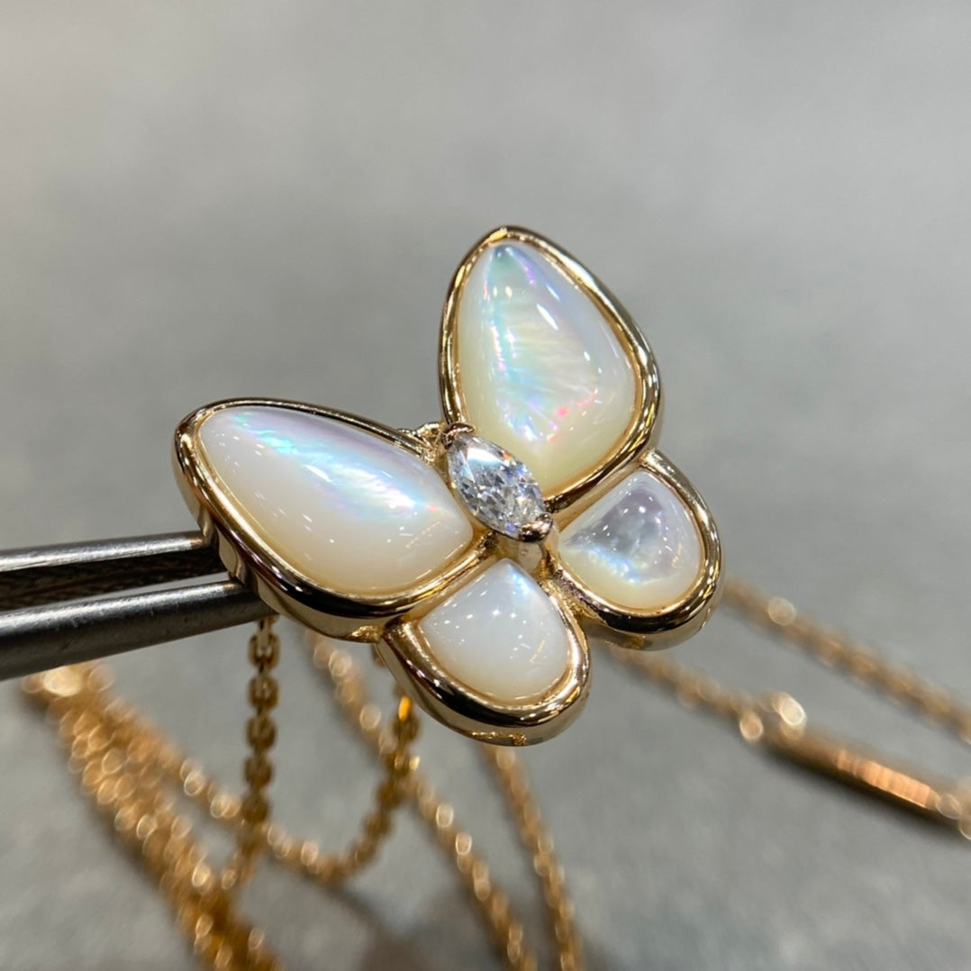 [Mystic]BUTTERFLY MOP DIAMOND NECKLACE