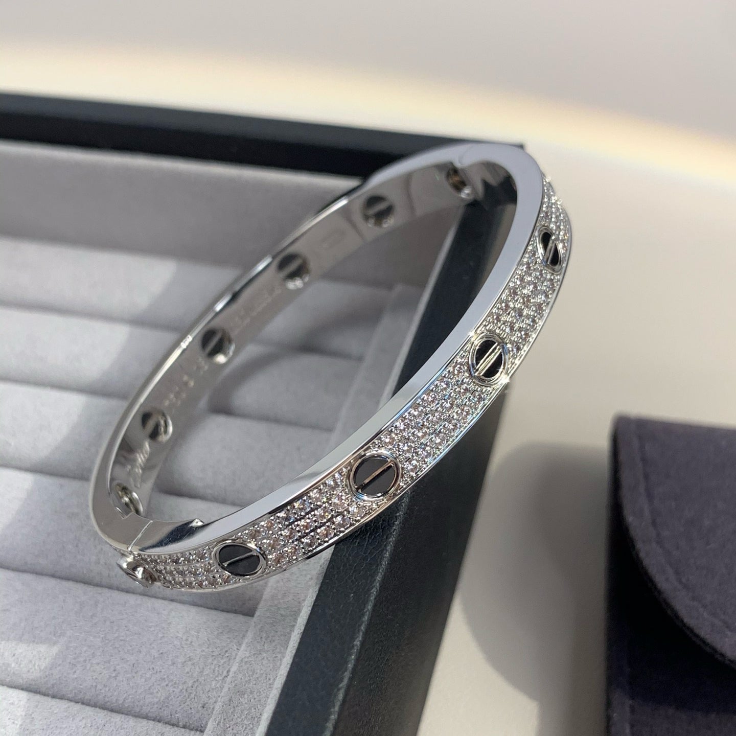 [Mystic]LOVE ブレスレット 6.1mm ダイヤモンドパヴェ セラミック
