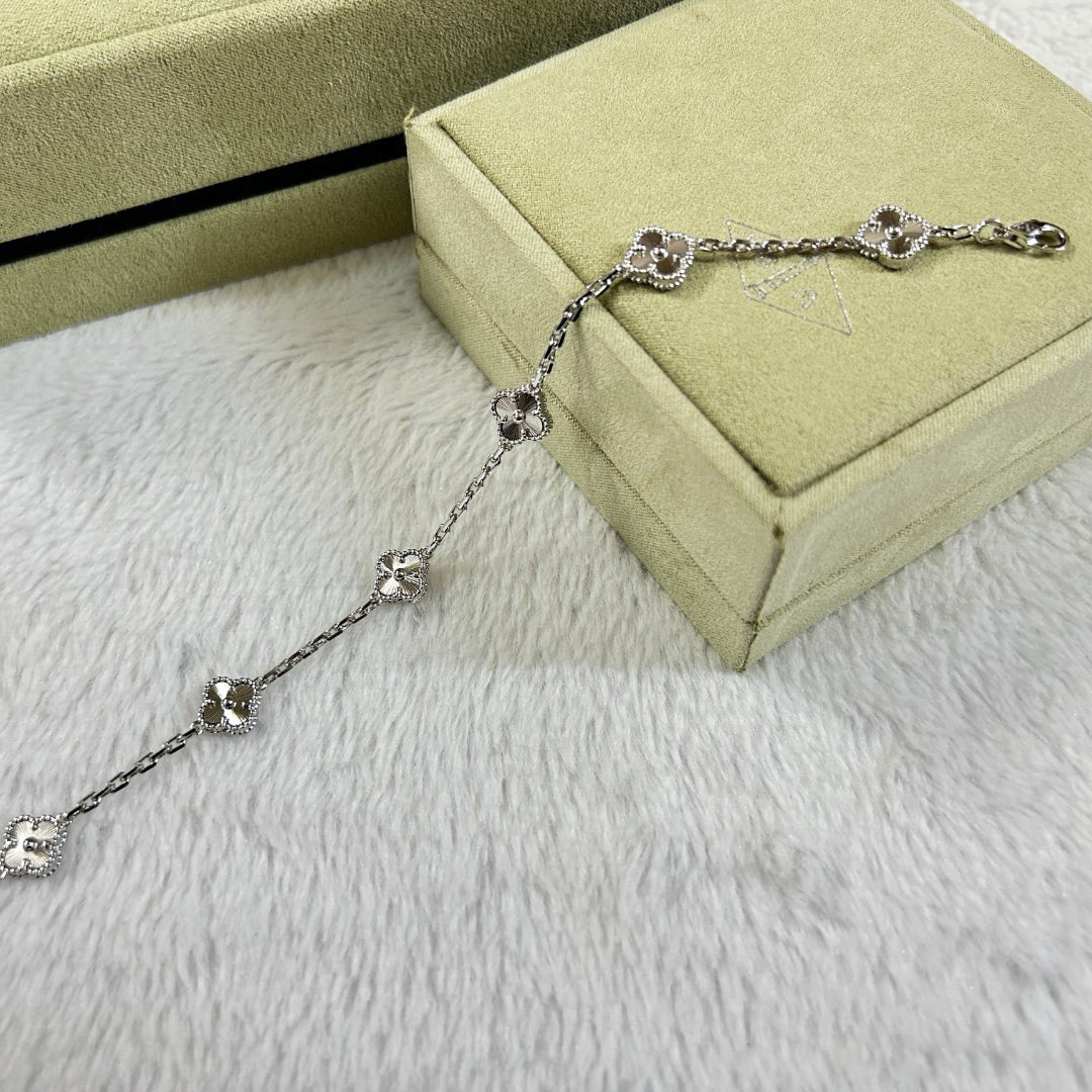[Mystic] クローバー6モチーフ ダイヤモンドブレスレット