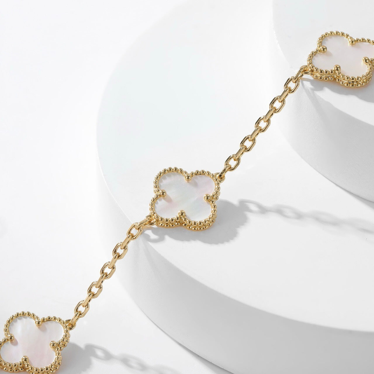 [Mystic]CLOVER 10 MOTIFS WHITE MOTHER OF PEARL NECKLACE
