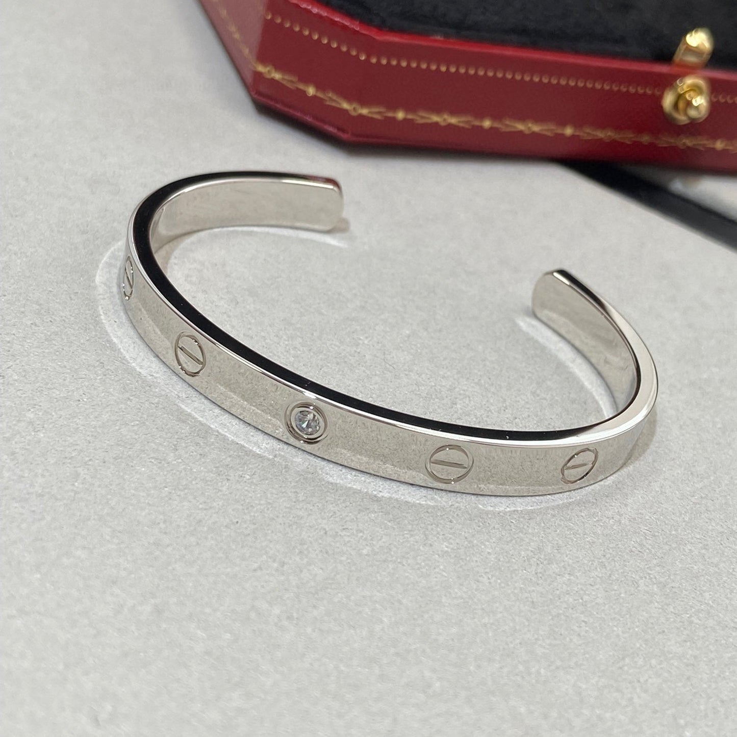 [Mystic]ラブブレスレット 6.1MM 1ダイヤモンド オープンカフ