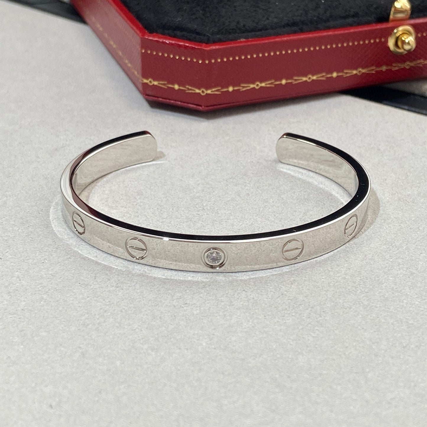 [Mystic]ラブブレスレット 6.1MM 1ダイヤモンド オープンカフ