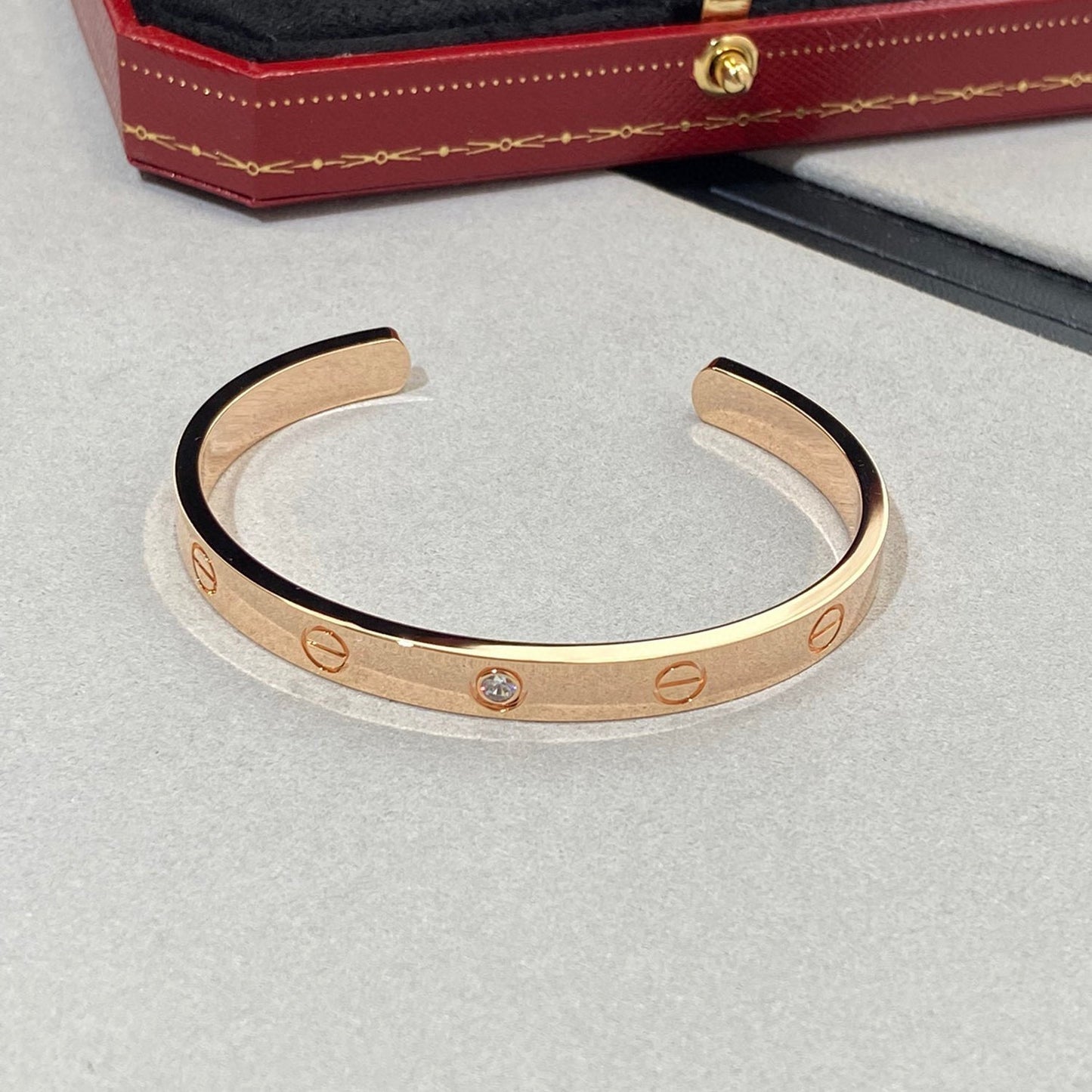 [Mystic]ラブブレスレット 6.1MM 1ダイヤモンド オープンカフ