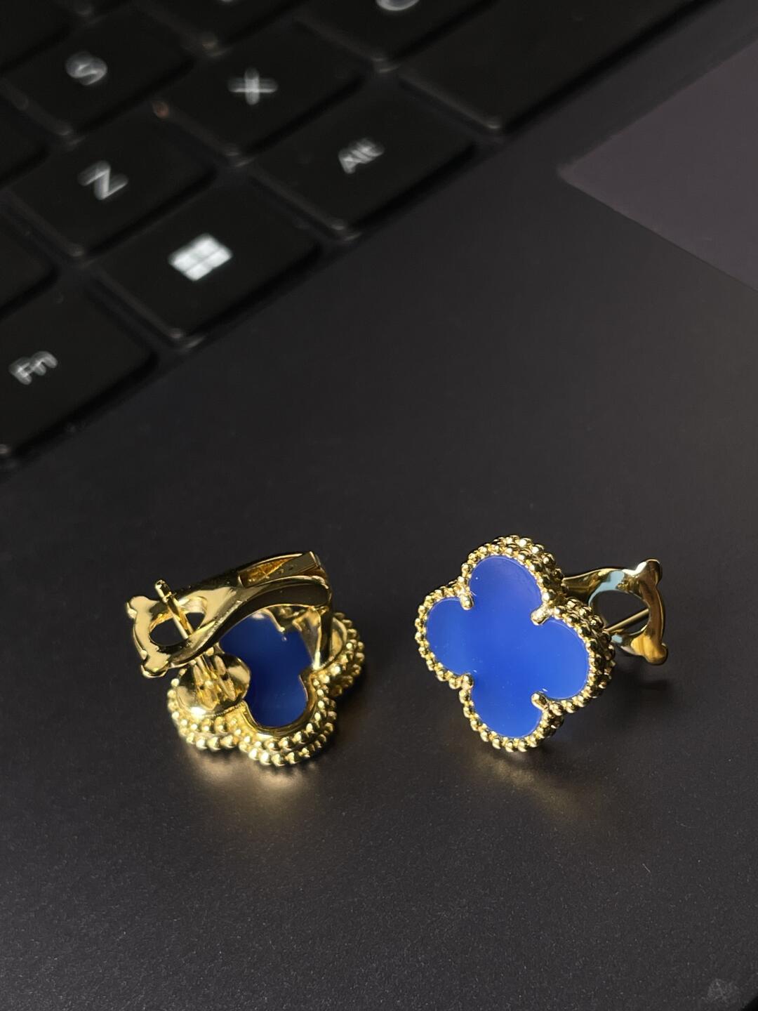 [Mystic] クローバー ラージ (20mm) 1モチーフ ブルーMOP スタッドピアス