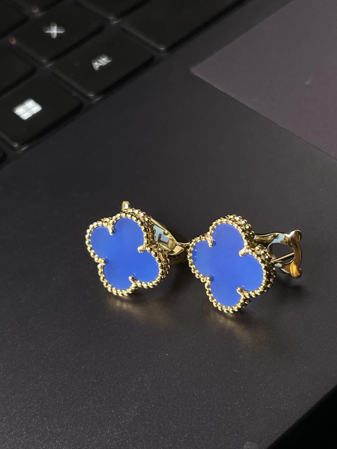 [Mystic] クローバー ラージ (20mm) 1モチーフ ブルーMOP スタッドピアス